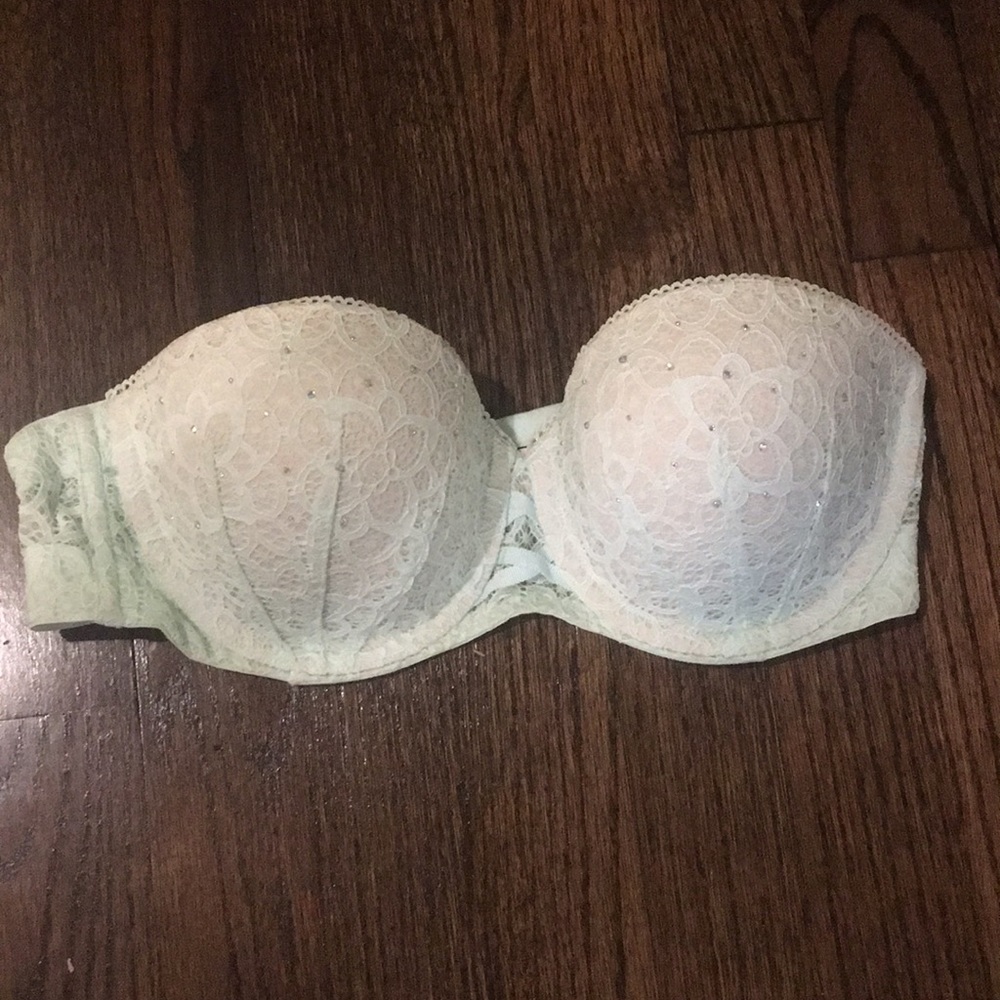 VS Strapless Bra